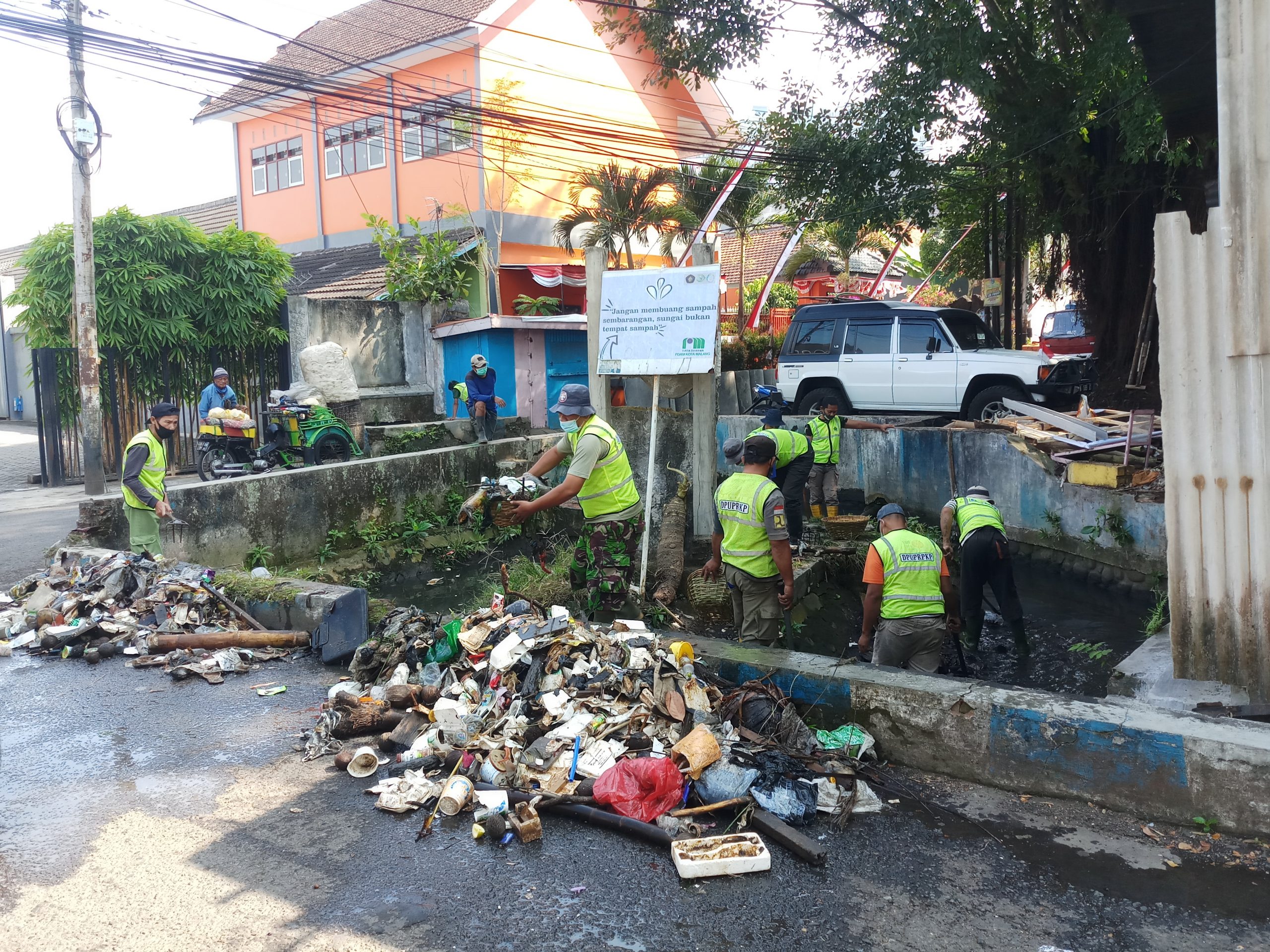 Dpuprpkp Kota Malang Minta Masyarakat Tidak Buang Sampah Sembarangan Biar Saluran Tidak 2857